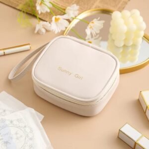 Mini Sacoche Intime Femme – Discrète, Élégante et Pratique blanc