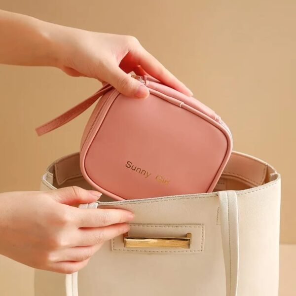 Mini Sacoche Intime Femme – Discrète, Élégante et Pratique